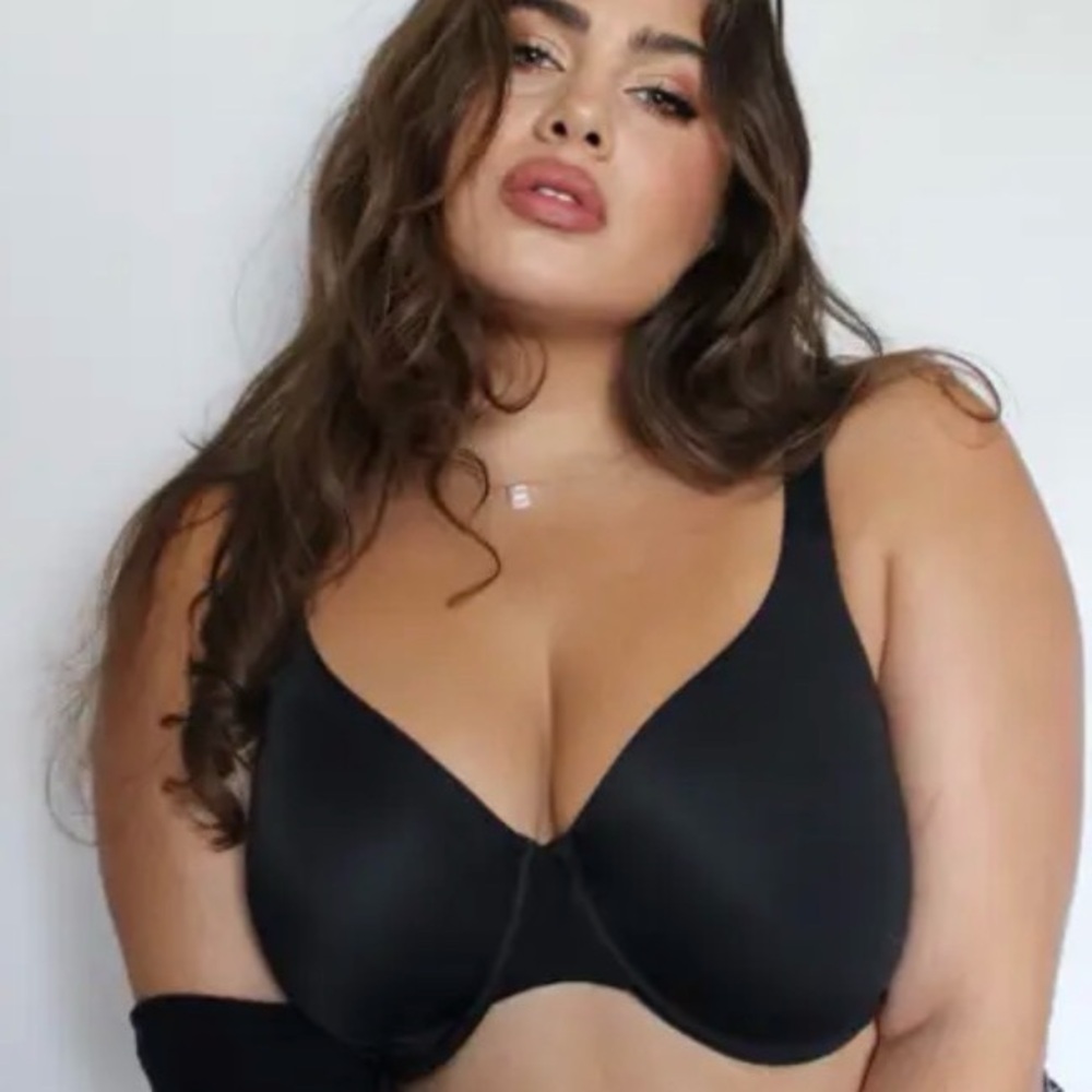 Lively Jet Black Minimizer Bra NWOT